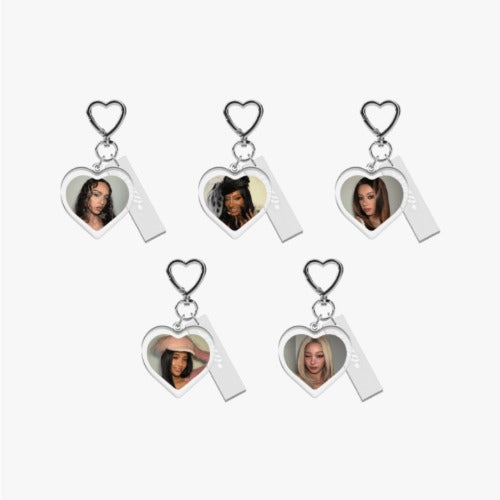 [PREORDER] KATSEYE - Wild - Random Selfie Acrylic Keyring (RANDOM)